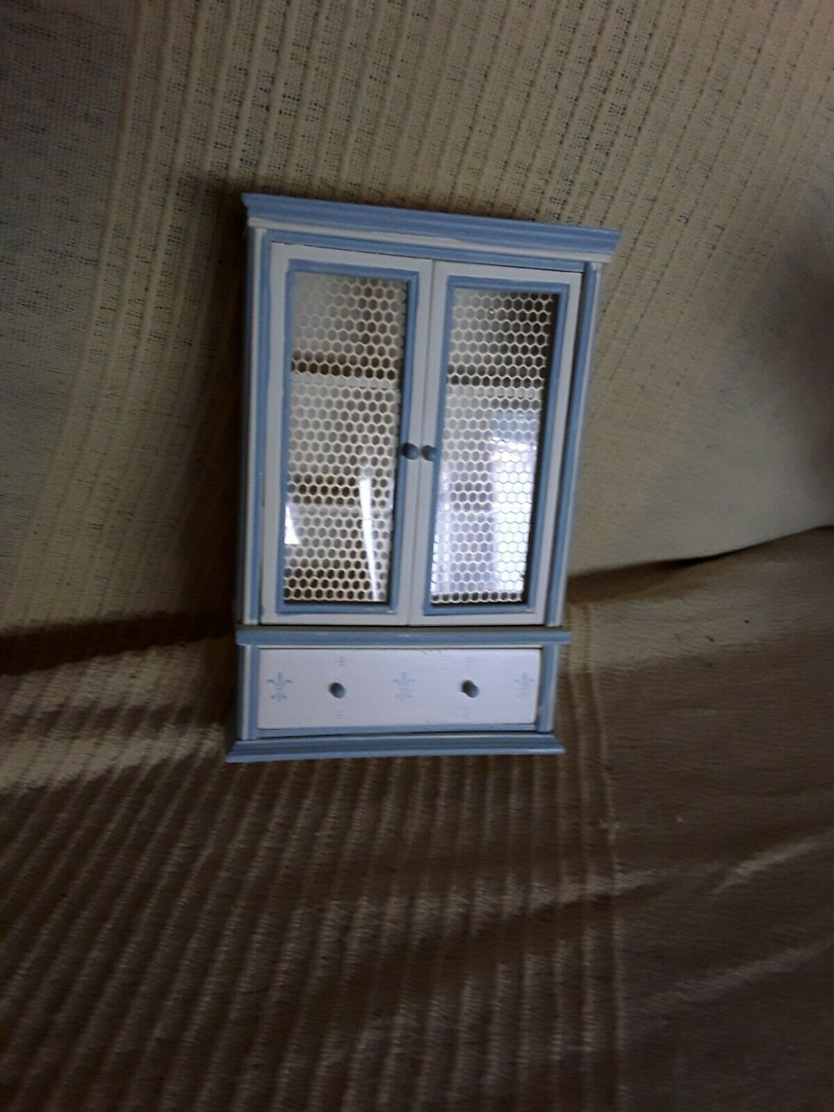 En este momento estás viendo Mueble de cocina de casa de muñecas