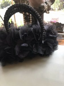 Lee más sobre el artículo Raffia Straw Bag From Casa De Stella Spanish Designer Black  Flowers Eighties