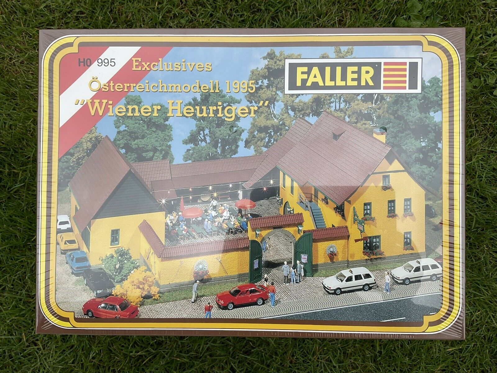 En este momento estás viendo Faller 995 Wiener Heuriger Exklusiv Österreich Modell eingeschweißt ! 1:87 H0