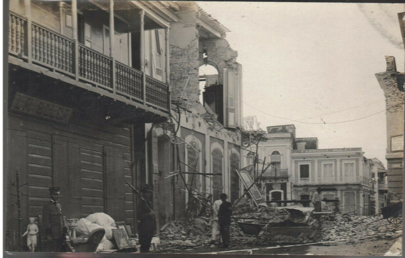En este momento estás viendo Puerto Rico. Mayagüez. casa de Francisco Llavat. Terremoto 1918. Fot. Cifuentes