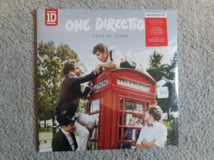 Lee más sobre el artículo Vinyl 12″ LP – One Direction – Take Me Home – Urban Limited Clear Vinyl – SEALED