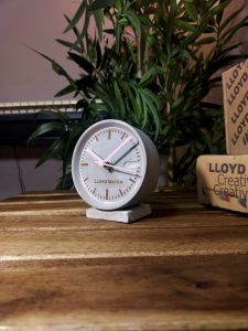 Lee más sobre el artículo RELOJ 100% Cemento (hecho en casa)