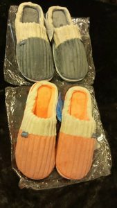 Lee más sobre el artículo Zapatillas Hot de casa calentitas! Suela de  goma antideslizante