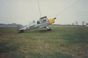 Lee más sobre el artículo COLOUR PLANE PHOTO CIVIL AIRCRAFT CASA JUNGMANN PHOTOGRAPH PIC G-BRRT BI-PLANE.