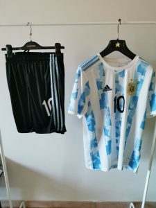 Lee más sobre el artículo Completo Kit Divisa MESSI #10 Argentina