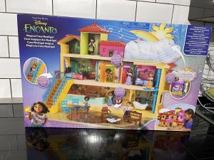 Lee más sobre el artículo Disney encanto mágico Casa Madrigal Interactivo Conjunto de Juego Casa De Muñecas Nuevo