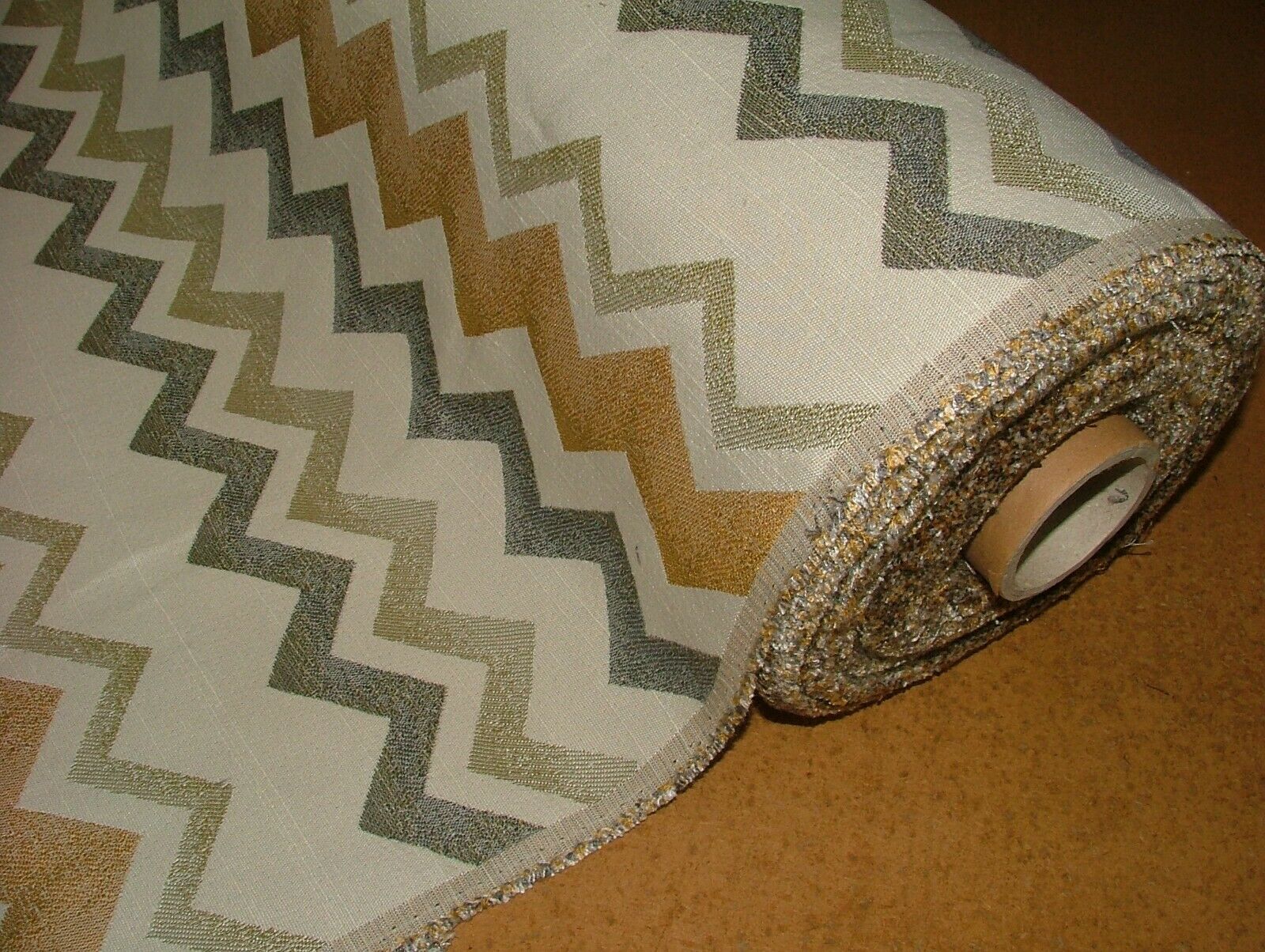 En este momento estás viendo 3 metros Zig Zag Arena Jacquard Cortina De Tela Tapicería Cojín Craft