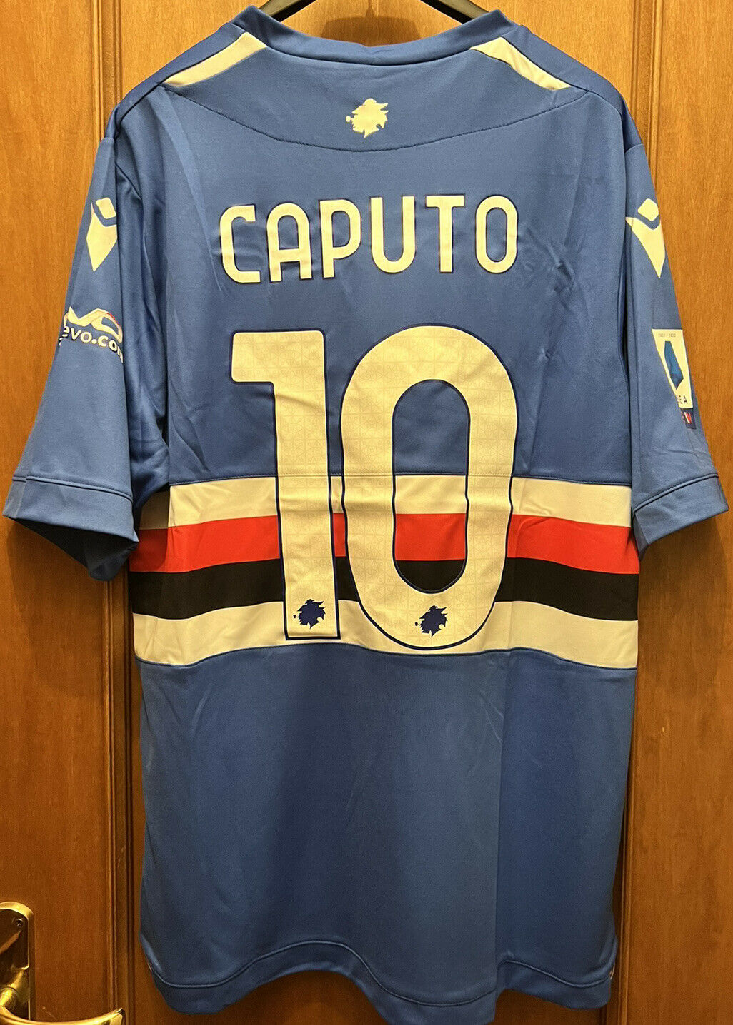 En este momento estás viendo MAGLIA SAMPDORIA CAPUTO 2021/2022 SERIE A TAGLIA L, CASA