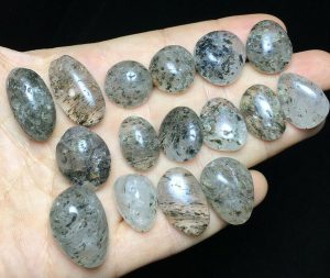 Lee más sobre el artículo 66g Natural Cristal biotita en Cuarzo Cristal Piedra de Curación espécimen Gemas w46