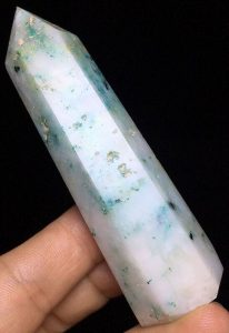 Lee más sobre el artículo Energía de cristal piedra natural 79g Phoenix terapia de punto de Cuarzo p635